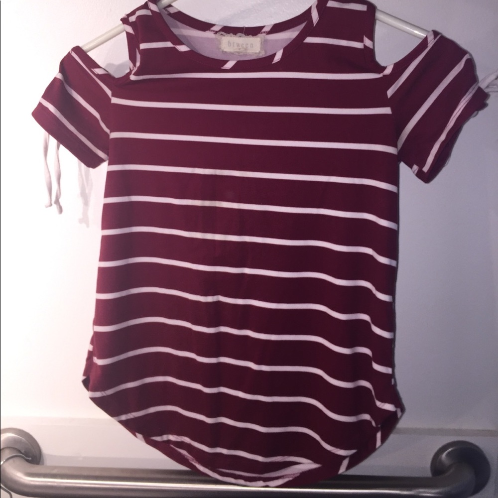 girls shirt (off the shoulders)